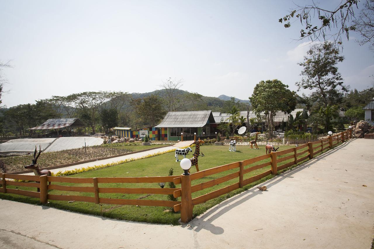 Baanraisooksangchan Kaeng Kachan Luaran gambar