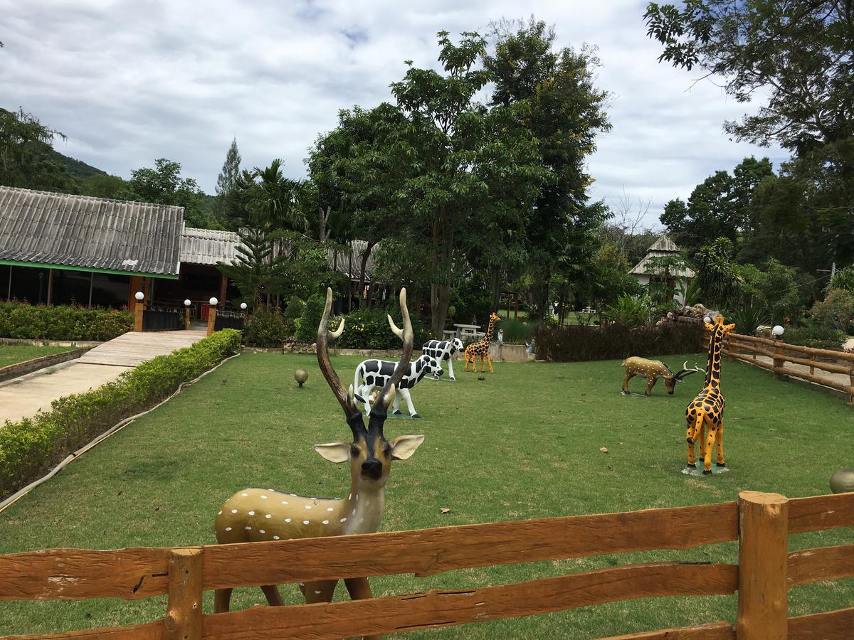 Baanraisooksangchan Kaeng Kachan Luaran gambar