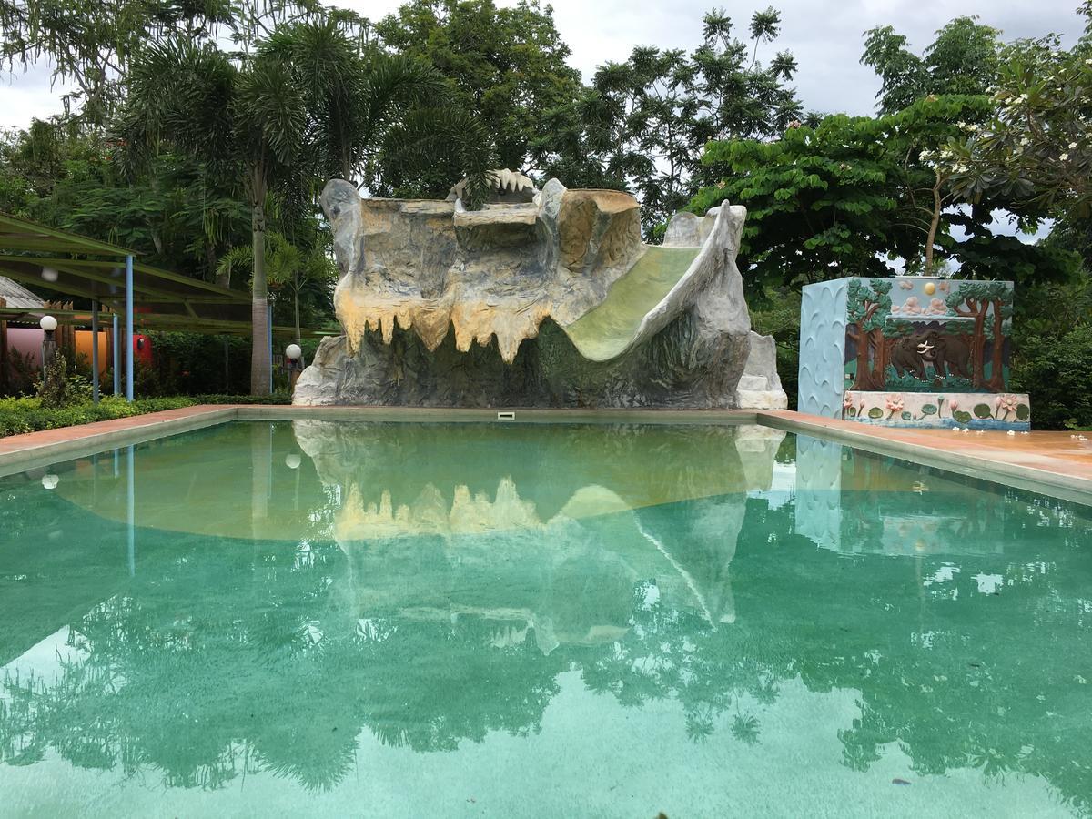 Baanraisooksangchan Kaeng Kachan Luaran gambar