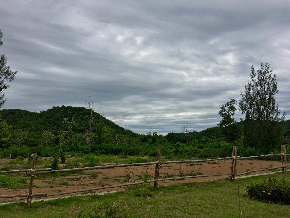 Baanraisooksangchan Kaeng Kachan Luaran gambar