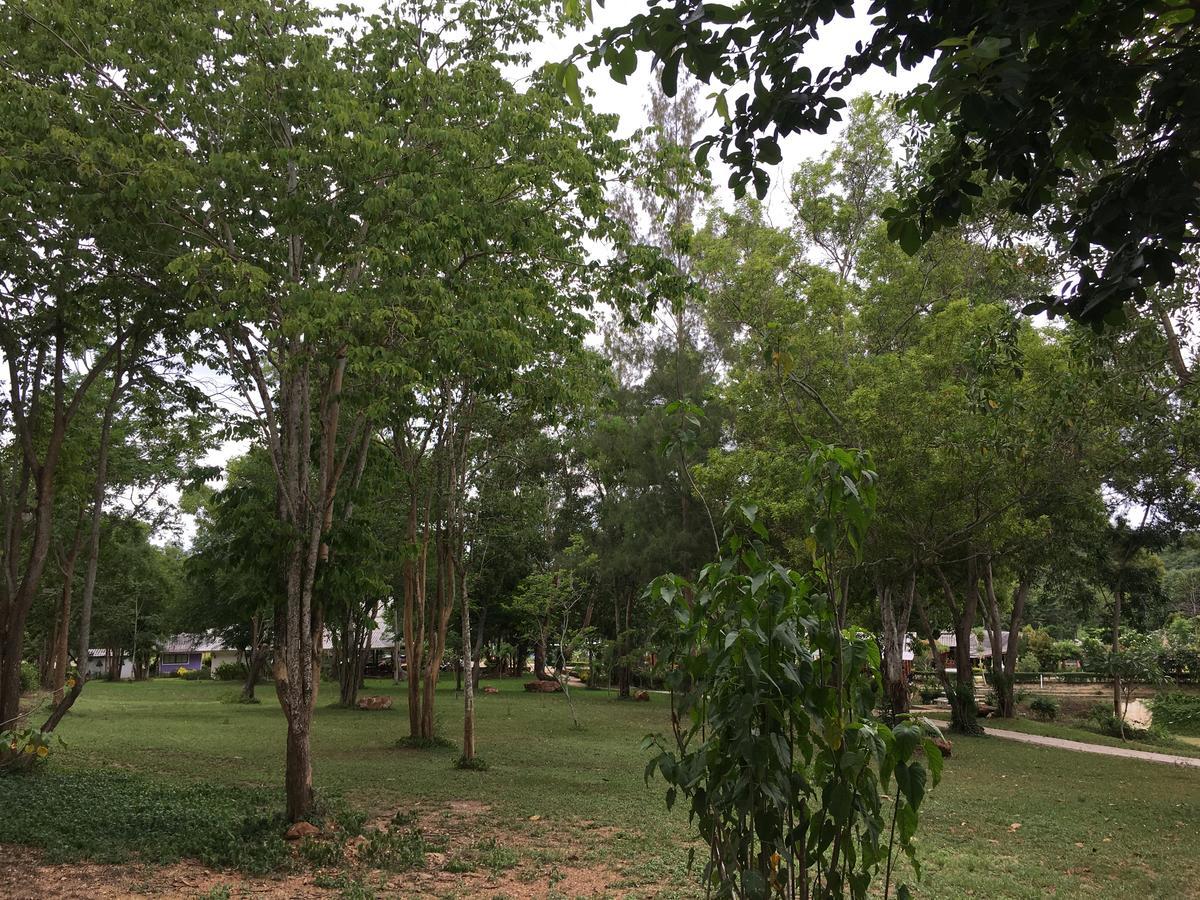 Baanraisooksangchan Kaeng Kachan Luaran gambar